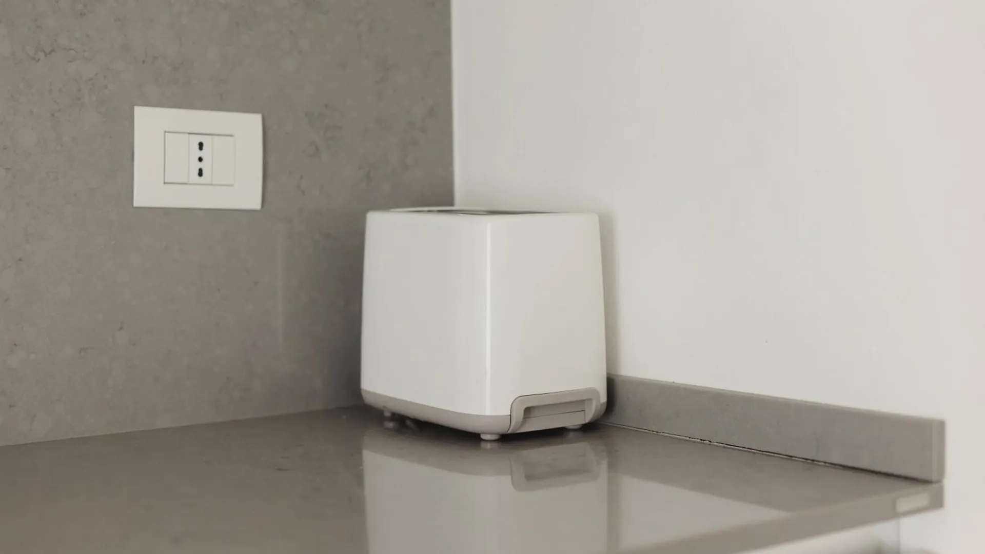Gohost - Modern Apartments With Private Terrace Near Duomo Milaan