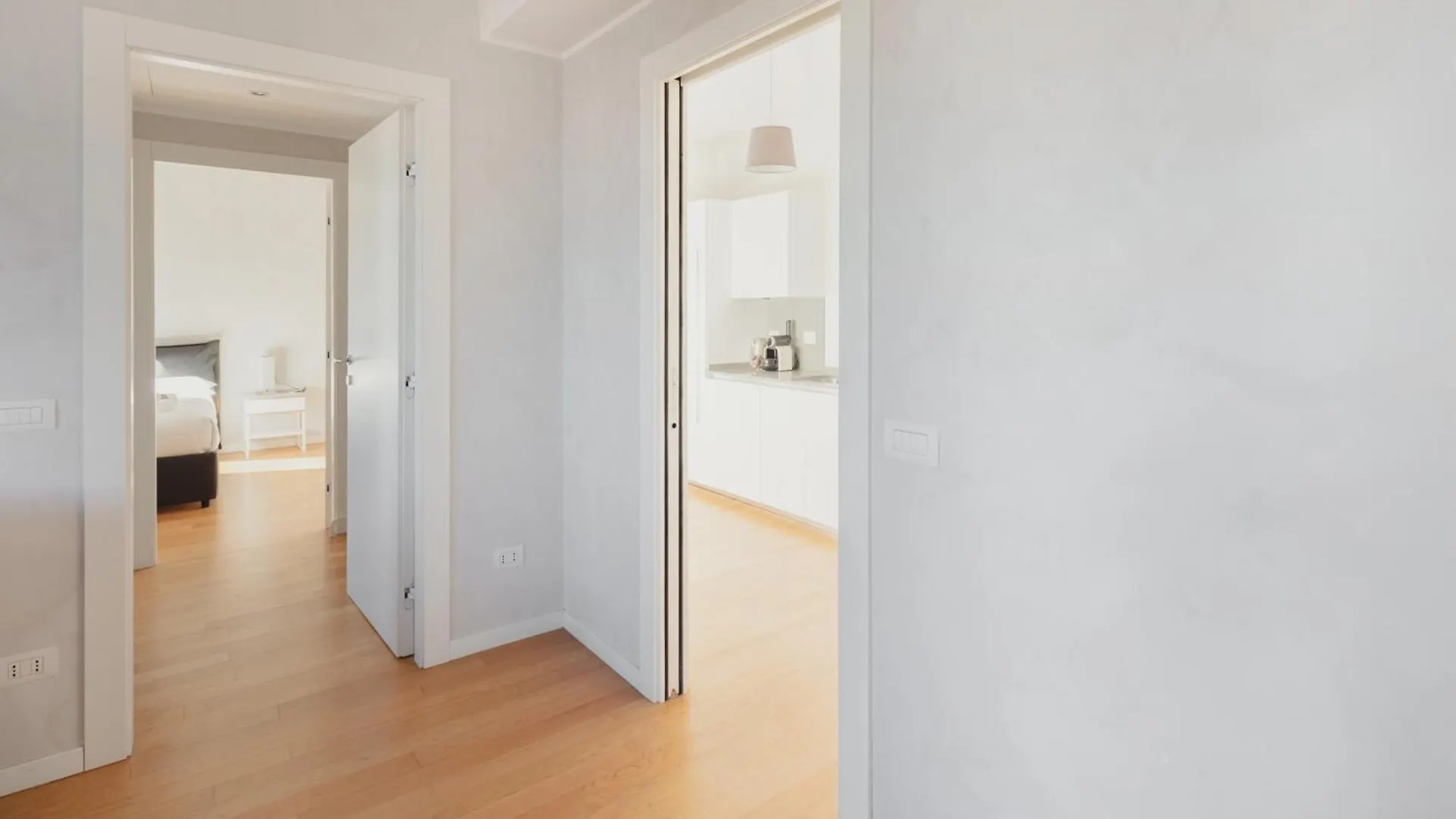 Gohost - Modern Apartments With Private Terrace Near Duomo Milaan