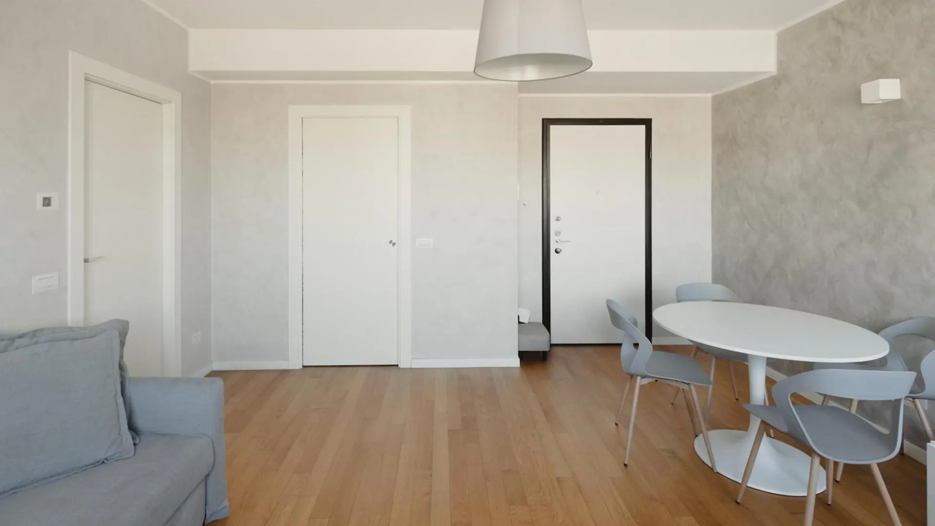 Gohost - Modern Apartments With Private Terrace Near Duomo Milaan