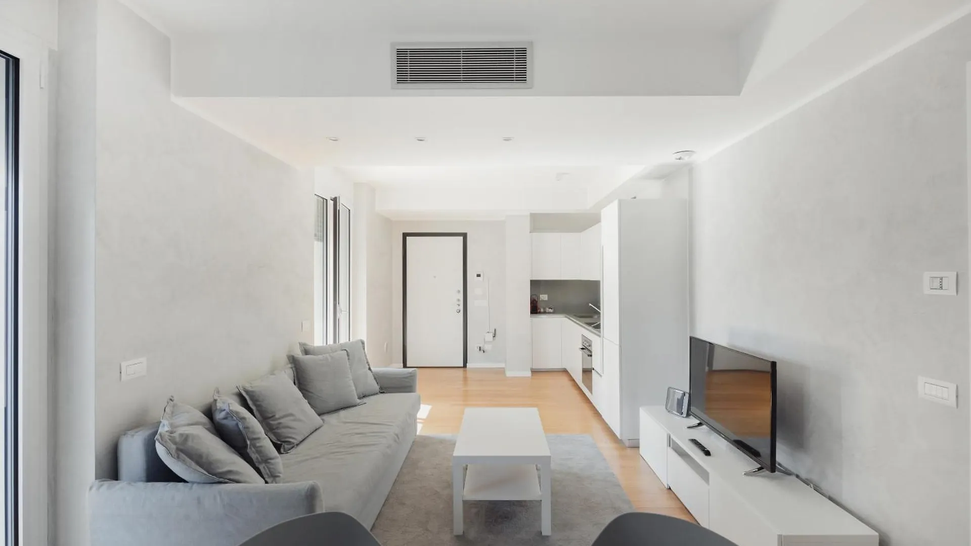 Gohost - Modern Apartments With Private Terrace Near Duomo Milaan