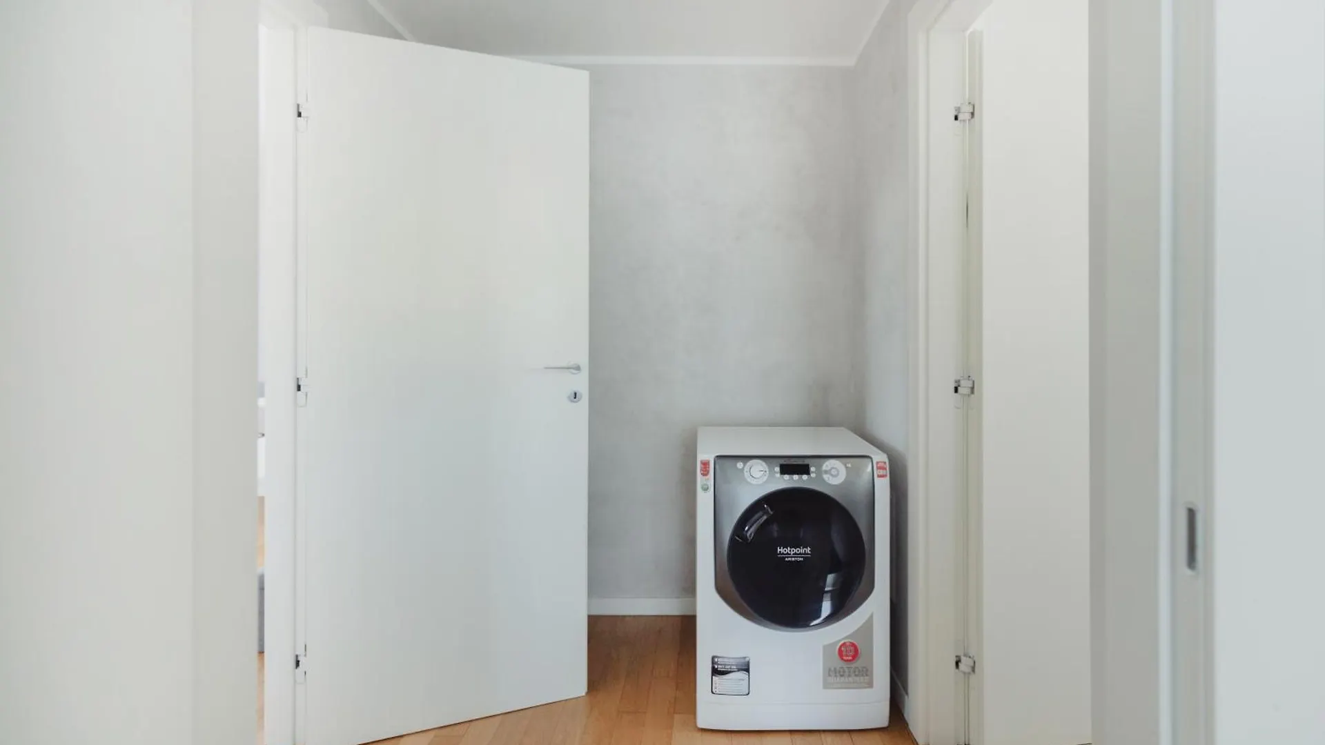 Gohost - Modern Apartments With Private Terrace Near Duomo Milan 0*,  Italie