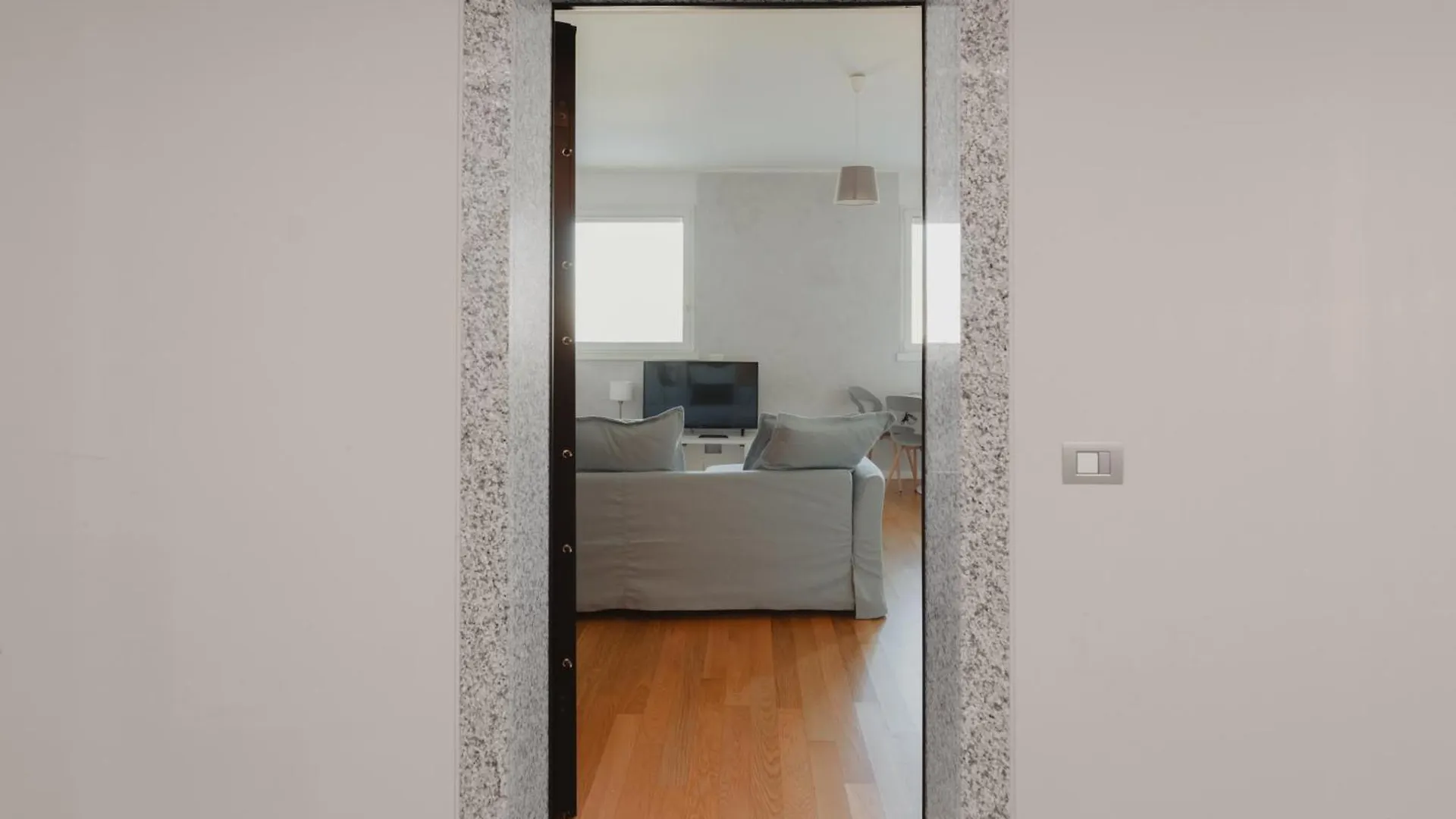 Gohost - Modern Apartments With Private Terrace Near Duomo Milan 0*,  Italie