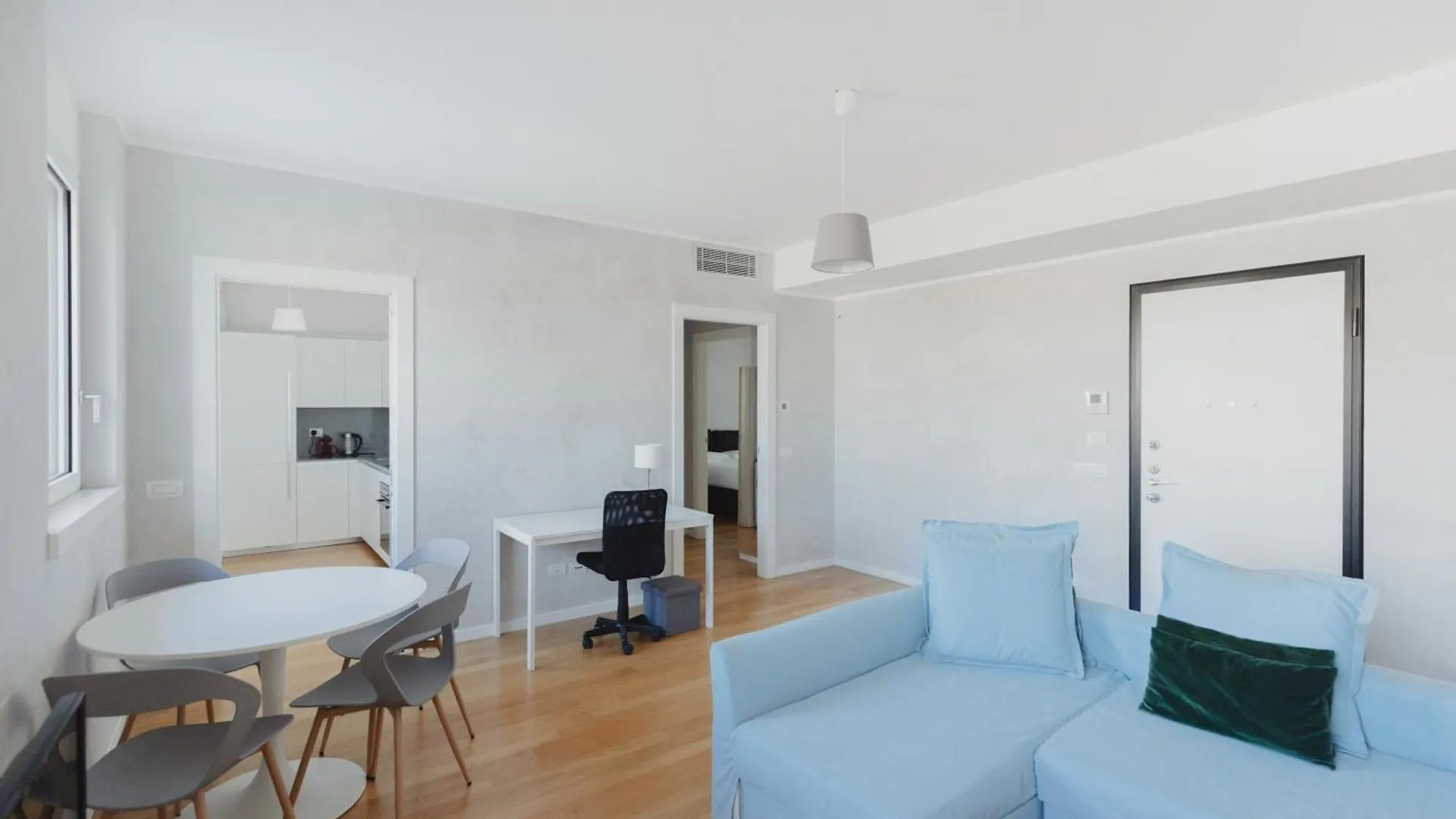 Gohost - Modern Apartments With Private Terrace Near Duomo Milan Italie