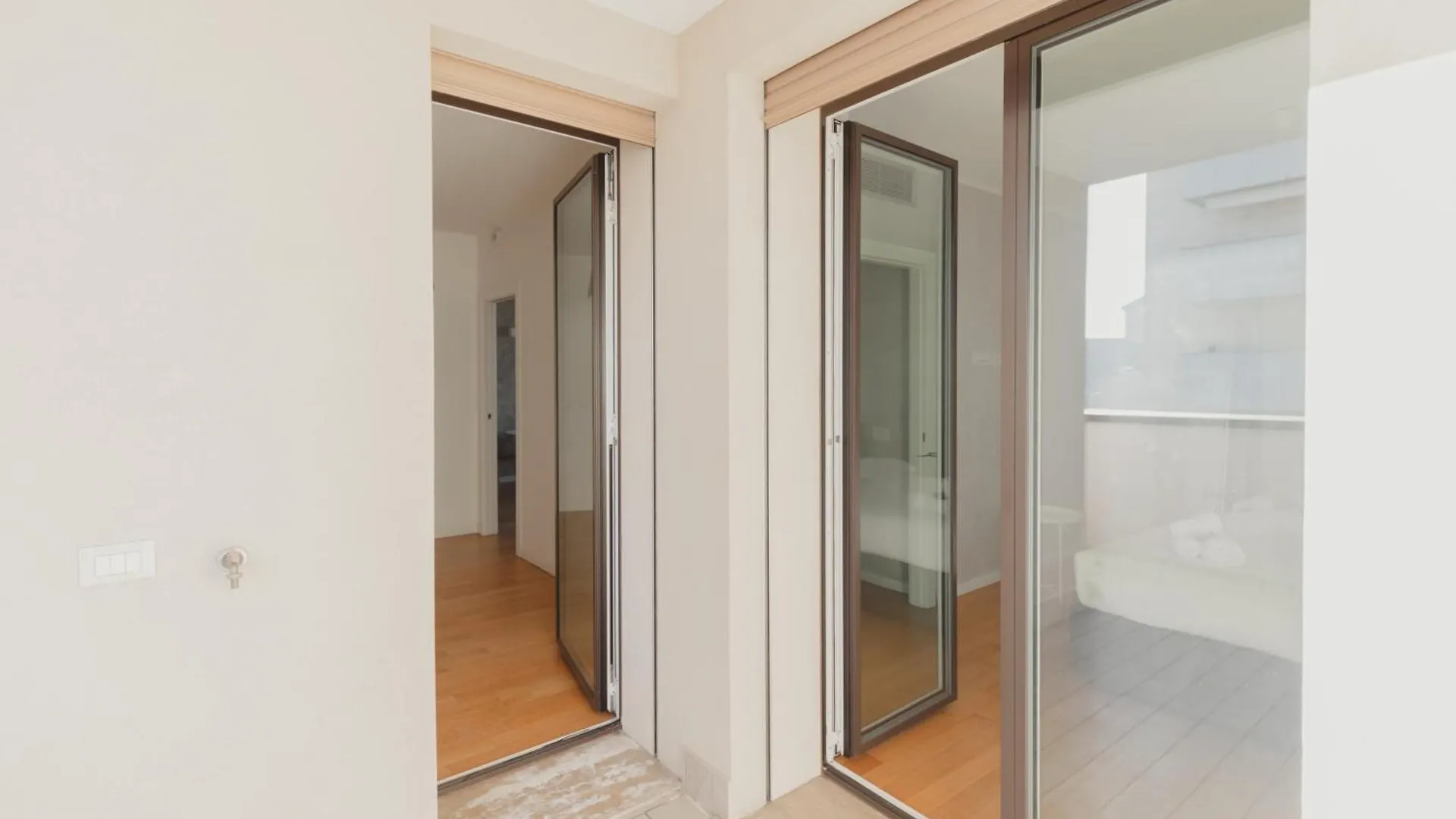 Gohost - Modern Apartments With Private Terrace Near Duomo Milano 0*,
