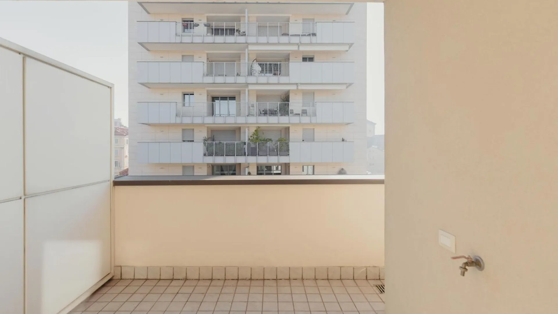 Gohost - Modern Apartments With Private Terrace Near Duomo Milano
