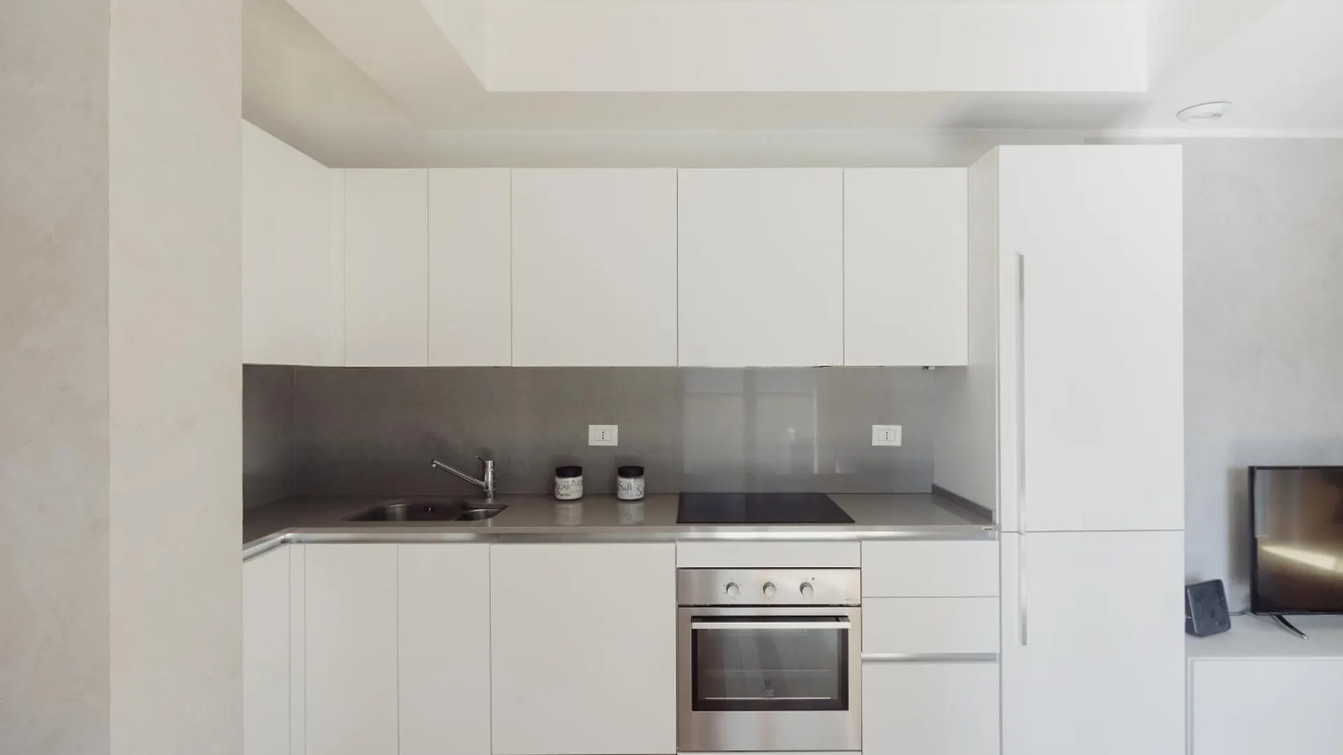 Gohost - Modern Apartments With Private Terrace Near Duomo Milano Italia