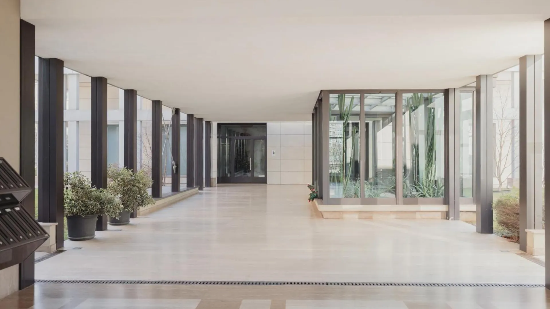 Gohost - Modern Apartments With Private Terrace Near Duomo Milano